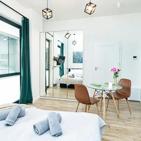 شقة Chlodna 22a - Duzy Taras - Large Terrace - Bezplatny Parking - Free Parking - Better