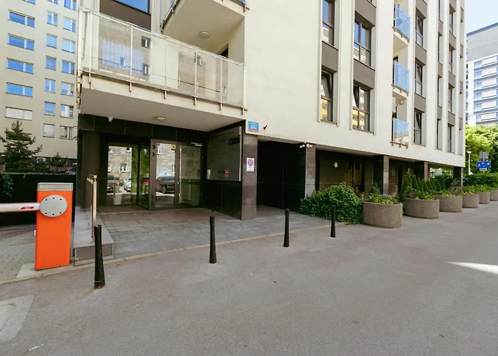 Chlodna 22a - Duzy Taras - Large Terrace - Bezplatny Parking - Free Parking - Better