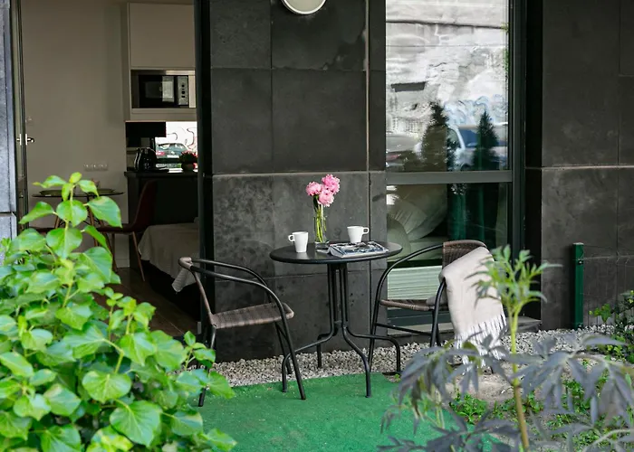 Chlodna 22a - Duzy Taras - Large Terrace - Bezplatny Parking - Free Parking - Better *