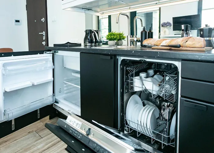 Chlodna 22a - Duzy Taras - Large Terrace - Bezplatny Parking - Free Parking - Better Apartman Varsó