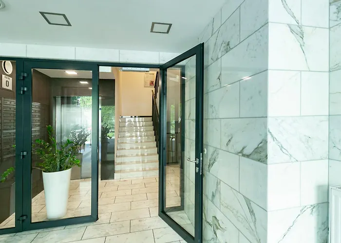 Chlodna 22a - Duzy Taras - Large Terrace - Bezplatny Parking - Free Parking - Better Warszawa